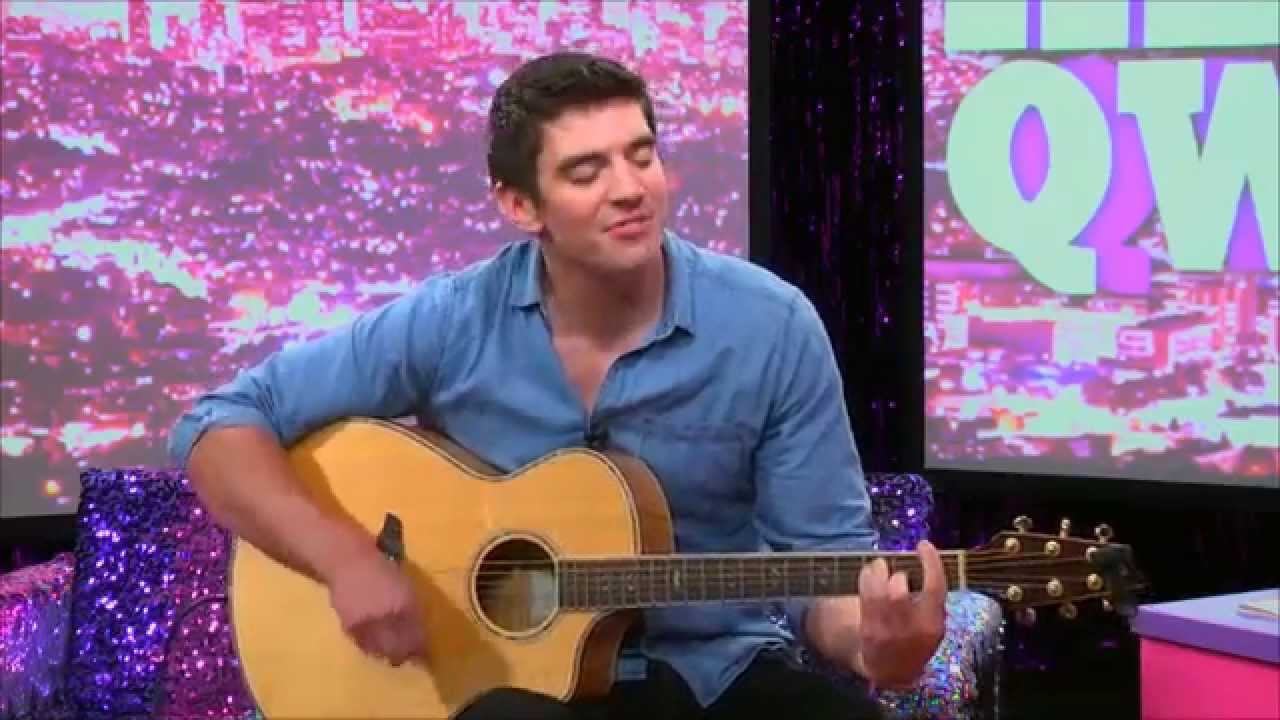 Steve Grand Live Acoustic Set on Look at Huh in Hey Qween with Jonny McGovern